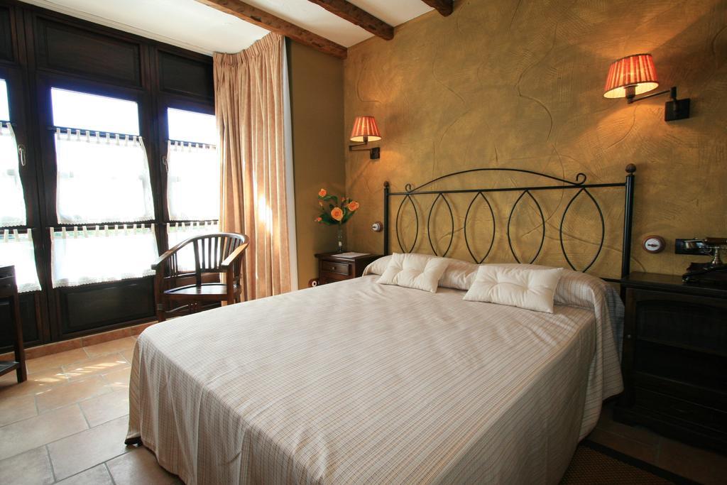 Posada-Spa Privilegio de Vara Noja Quarto foto