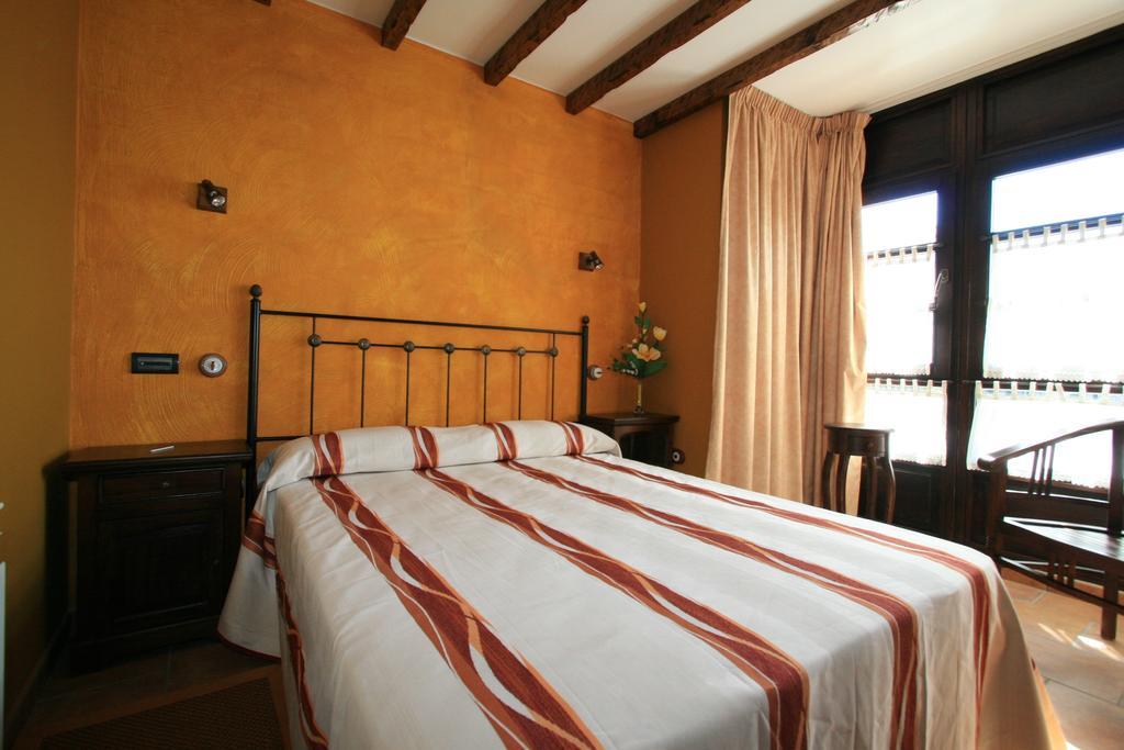 Posada-Spa Privilegio de Vara Noja Quarto foto