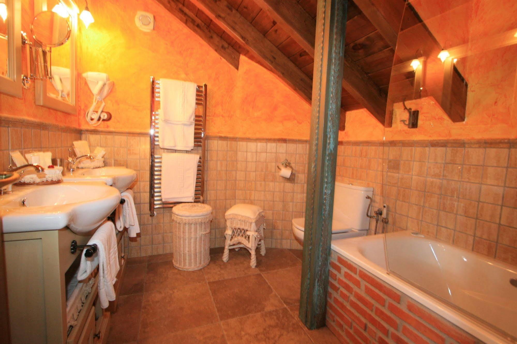 Posada-Spa Privilegio de Vara Noja Exterior foto